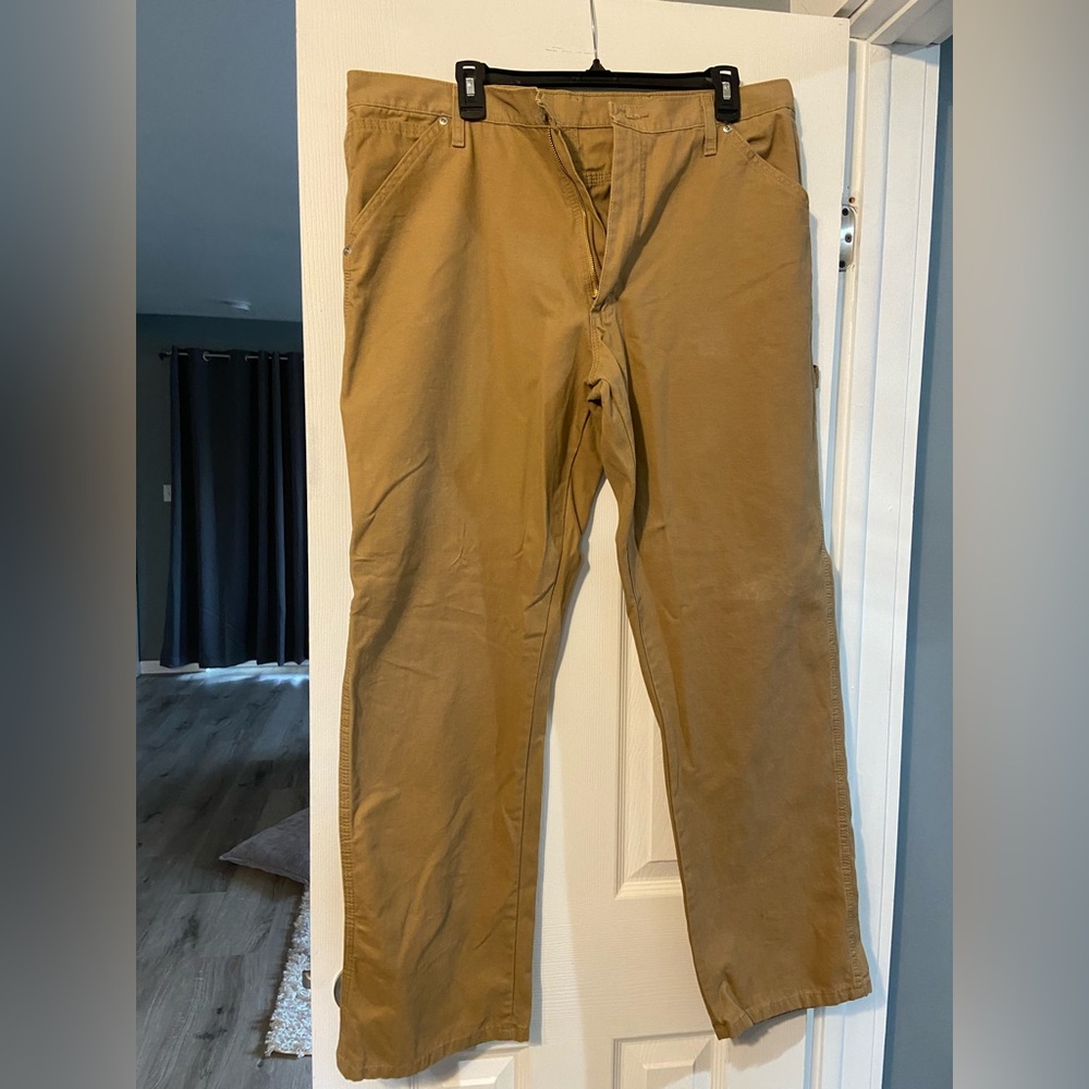 Men-36x32 Wrangler Carpenter Khaki pants